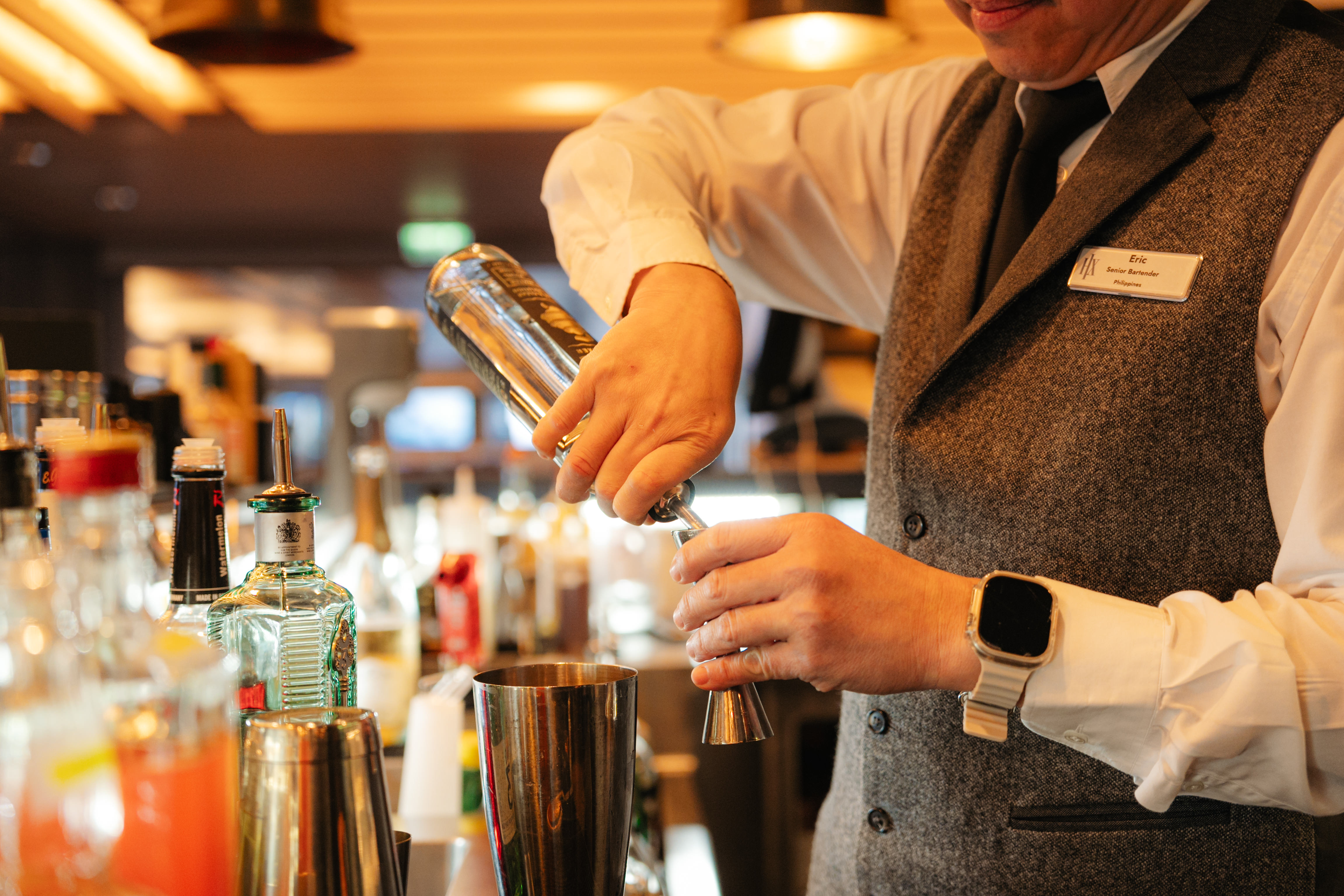 MS Roald Amundsen - Explorer Lounge & Bar